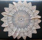 Handgemaakte gehaakte ronde Kleedje Licht Roze Vintage- 1980, Antiek en Kunst, Ophalen of Verzenden