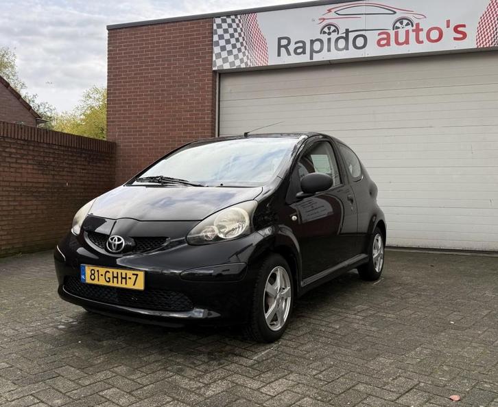 Toyota AYGO 1.0-12V 98979 km Nap Apk tot 07 2026, Auto's, Toyota, Bedrijf, Aygo, ABS, Airbags, Lichtmetalen velgen, Radio, Startonderbreker