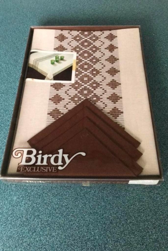 Vintage Nieuw Birdi Ontbijtlaken x 4 servetten Sinttip!!!!, Huis en Inrichting, Keuken | Textiel, Zo goed als nieuw, Ophalen of Verzenden