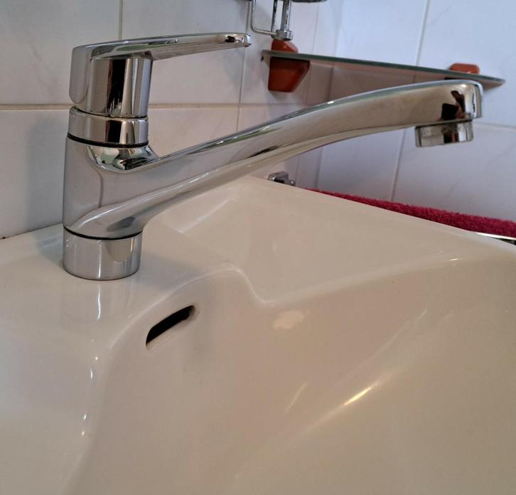 Wastafelkraan gratis met wastafel, Doe-het-zelf en Verbouw, Sanitair, Gebruikt, Kraan, Chroom, Ophalen
