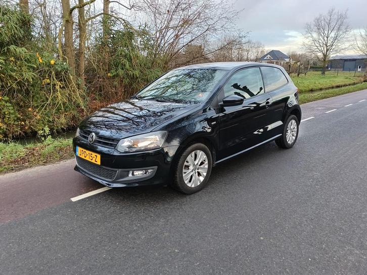 Volkswagen Polo LIFE 1.2 2013 Zwart |CC|AC|PDC|STLVERWARMING, Auto's, Volkswagen, Particulier, Te koop, Polo, ABS, Airbags, Airconditioning