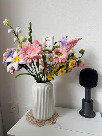 Kunstbloemen  Kunstplanten  Handgemaakt beschikbaar voor biedingen