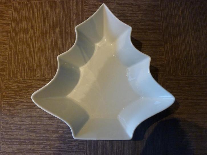 Schaal in de vorm van een kerstboom., Huis en Inrichting, Woonaccessoires | Schalen en Manden, Nieuw, Schaal, Rond, Steen of Aardewerk