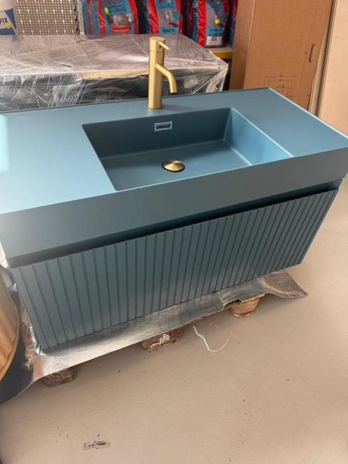 Aparte kleur badmeubel + wastafel turquoise groen incl kraan, Huis en Inrichting, Badkamer | Badkamermeubels, Nieuw, Wasbak of Wastafel