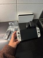 Nintendo Switch OLED - Wit, Spelcomputers en Games, Spelcomputers | Nintendo Switch, Ophalen, Zo goed als nieuw, Met 1 controller