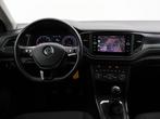 Volkswagen T-Roc 1.0 TSI + APPLE CARPLAY | TREKHAAK | STOELV, Auto's, Voorwielaandrijving, Stof, Gebruikt, Overige kleuren
