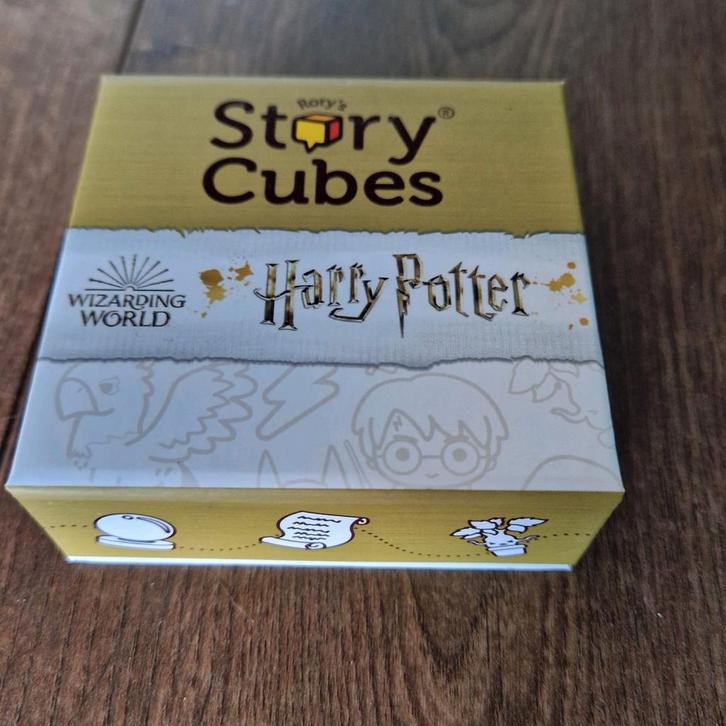 Story Cubes - Harry Potter Editie, Hobby en Vrije tijd, Gezelschapsspellen | Overige, Zo goed als nieuw, Een of twee spelers, Drie of vier spelers