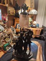 Grote decoratieve tafellamp met beeldengroep – ca. 56 cm, Antiek en Kunst, Ophalen