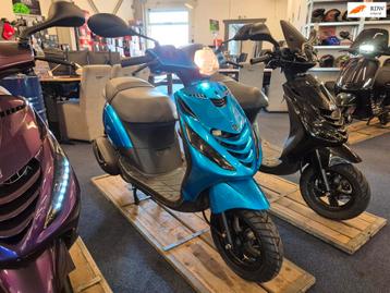 Piaggio Zip scooter op geel of blauw kenteken 2018 (DPS-72-L beschikbaar voor biedingen