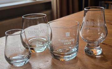 Whiskyglazen en whisky heuplflessen beschikbaar voor biedingen