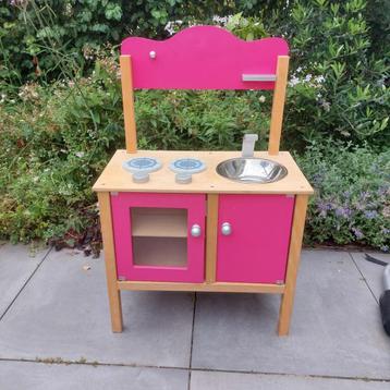 Speelkeukentje roze beschikbaar voor biedingen