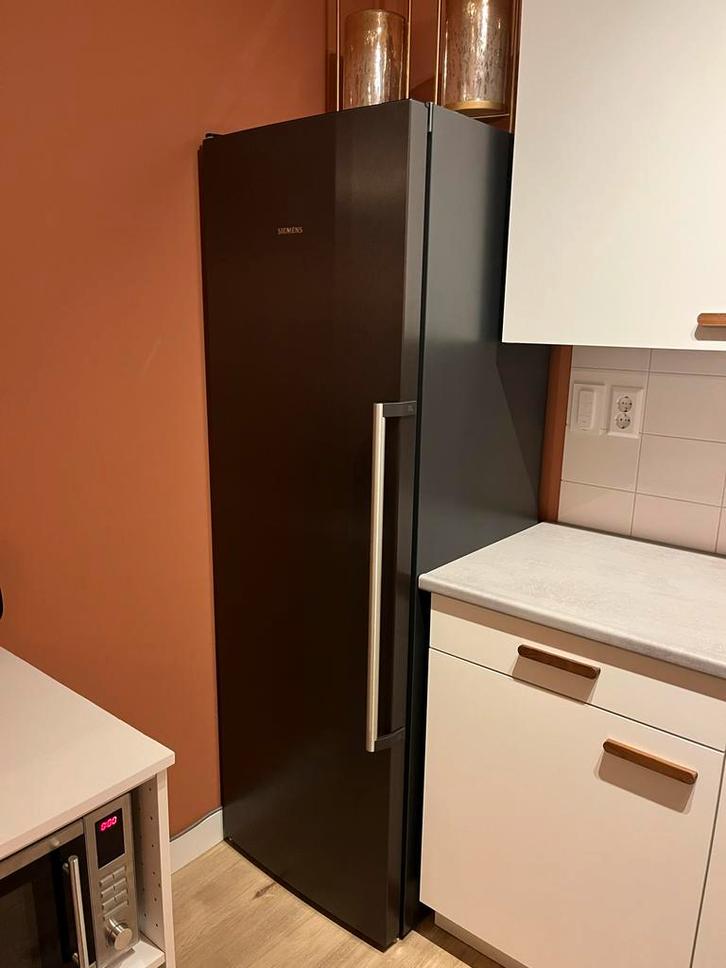 Grote Siemens Koelkast - Grijs - 2 Lades, Witgoed en Apparatuur, Koelkasten en IJskasten, Zo goed als nieuw, Zonder vriesvak, 200 liter of meer