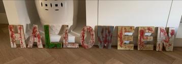 Halloween Decoratie - Houten Letters met Bloed beschikbaar voor biedingen