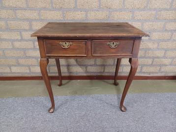 Vintage Queen Anne Side Table – Elegant & Tijdloos beschikbaar voor biedingen
