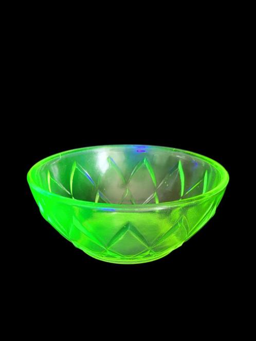annagroen of uranium art deco schaaltje, Antiek en Kunst, Antiek | Glas en Kristal, Ophalen of Verzenden