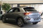Volkswagen T-Roc 1.5 TSI DSG 150PK R-Line Pano Virtual Navi, Zwart, 4 cilinders, 150 pk, Leder en Stof