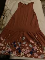 Mouwloze jurk met bloemetjes maat 134 140, Meisje, Ophalen of Verzenden, Zo goed als nieuw, Jurk of Rok