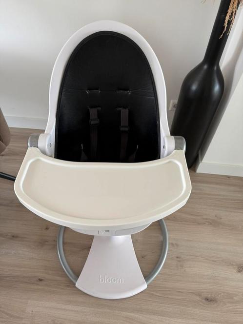 Bloom Fresco white kinderstoel – White Midnightblack, Kinderen en Baby's, Kinderkamer | Tafels en Stoelen, Zo goed als nieuw, Stoel(en)