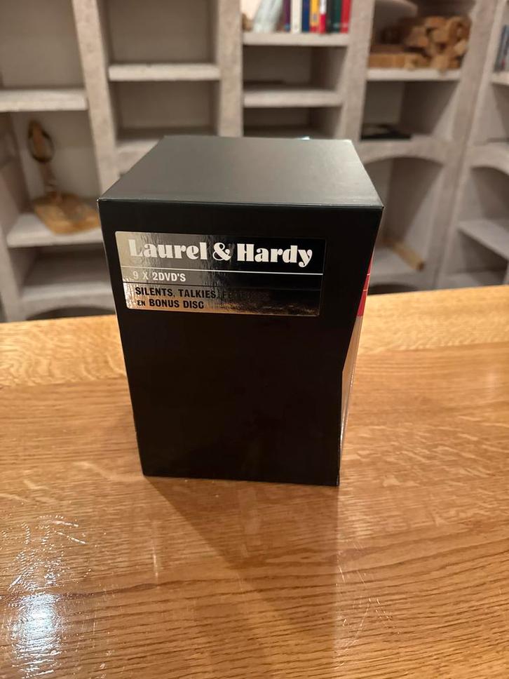 Laurel & Hardy DVD Boxset - Om te lachen!, Cd's en Dvd's, Dvd's | Muziek en Concerten, Zo goed als nieuw, Tv-serie of Tv-programma