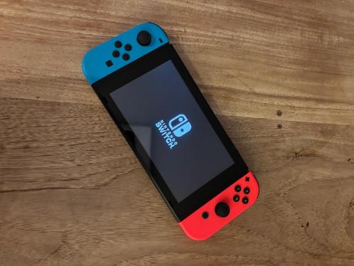 Nintendo switch, Spelcomputers en Games, Spelcomputers | Nintendo Wii, Zo goed als nieuw, Met 2 controllers, Ophalen