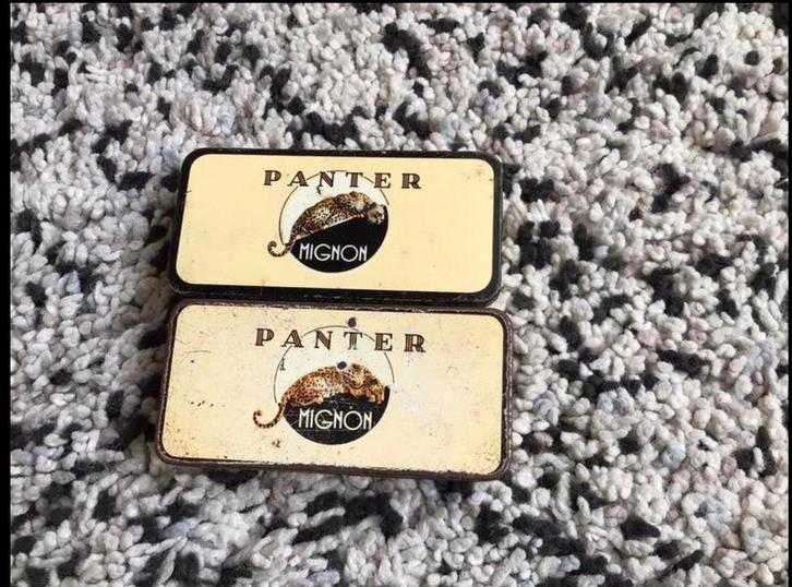 2 Panter kleine sigaartjes blikjes 💥verschillende kleur, Antiek en Kunst, Curiosa en Brocante, Ophalen of Verzenden