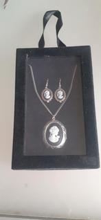 Nieuw setje ketting en oorbellen, Ophalen of Verzenden, Zo goed als nieuw, Zilver, Zilver
