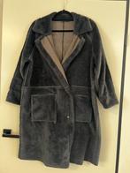 Zachte grijze oversize fluffy jas maat m, l kan ook, Kleding | Dames, Ophalen of Verzenden, Zo goed als nieuw, Grijs