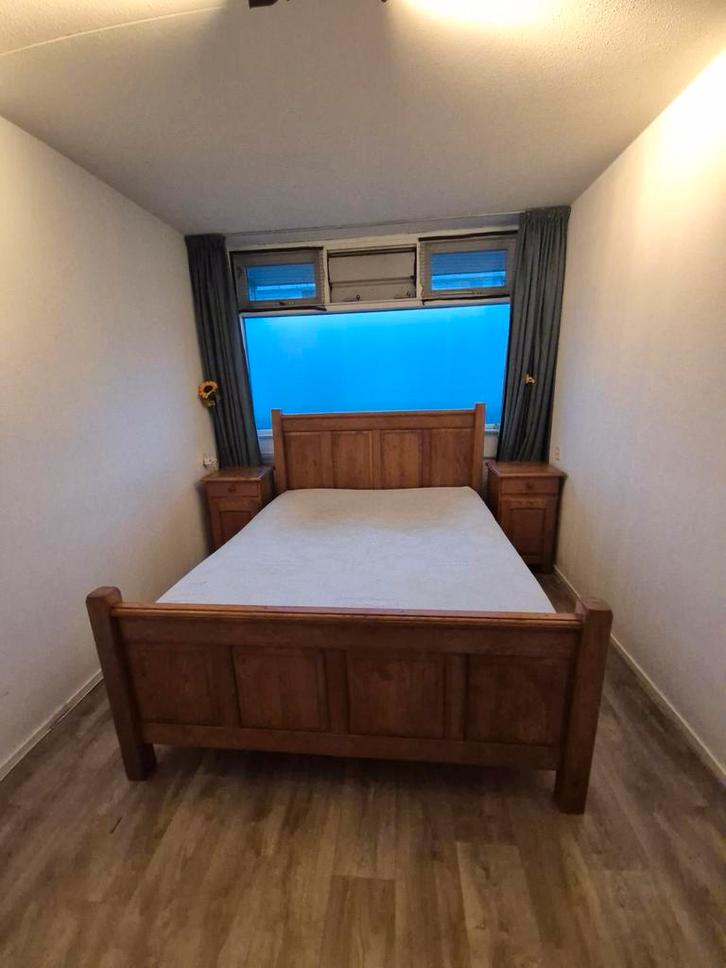 2 pers eikenhout bed 160x200 met nachtkastjes en kledingkast, Huis en Inrichting, Slaapkamer | Complete slaapkamers, Tweepersoons