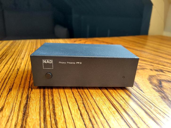NAD phono preamp PP 2i, Audio, Tv en Foto, Versterkers en Receivers, Zo goed als nieuw, Overige systemen, Minder dan 60 watt, Overige merken