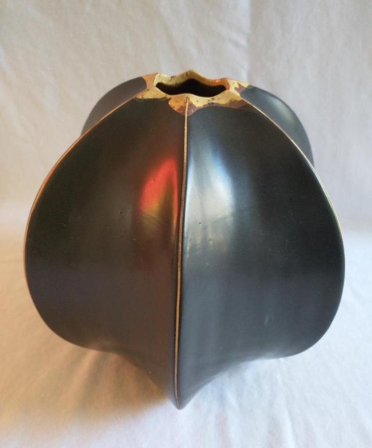 Design vaas, Huis en Inrichting, Woonaccessoires | Vazen, Gebruikt, Overige kleuren, Minder dan 50 cm, Aardewerk of Porselein