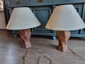 Twee vintage tafellampen. beschikbaar voor biedingen