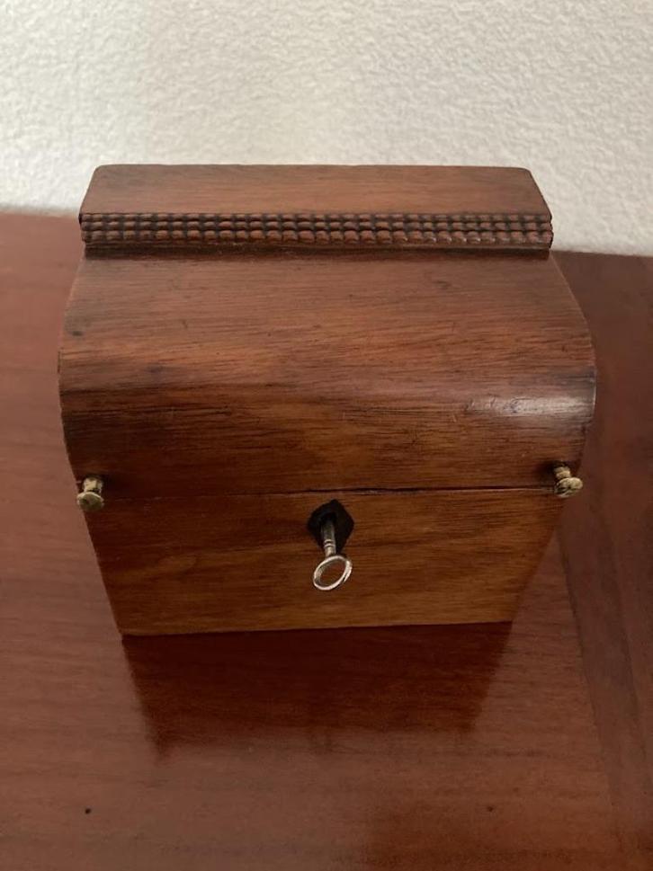 Fraai antiek Hollands theekistje. Bureaumodel. Met slotje., Antiek en Kunst, Antiek | Woonaccessoires, Ophalen of Verzenden