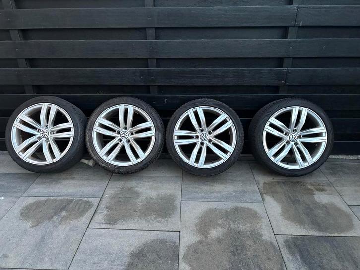 18" VW Velgen met Vredestein All-Season banden, Auto-onderdelen, Banden en Velgen, Banden en Velgen, All Season, 18 inch, 225 mm