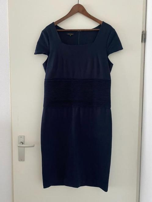Escada donkerblauwe stretch jurk maat 40, Kleding | Dames, Jurken, Zo goed als nieuw, Maat 38/40 (M), Blauw, Knielengte, Verzenden