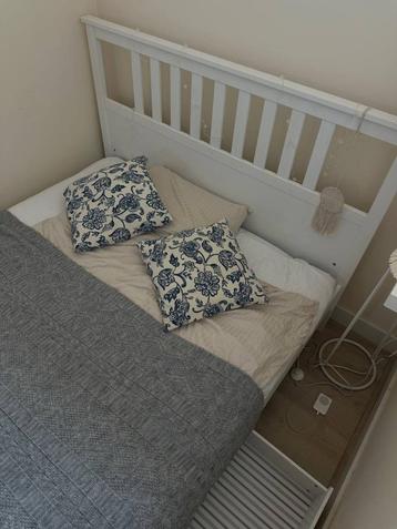 Bed met Matras en Lades