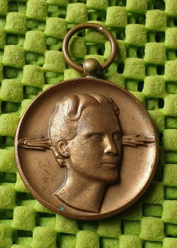 Medaille : 1e. Pr.  Verspringen 30-4-1949