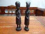 2 ebbenhouten Afrikaanse beeldjes