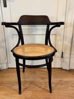 Thonet (-stijl) vintage Houten Stoel met Armleuningen, Huis en Inrichting, Gebruikt, Twee, Bruin, Thonet