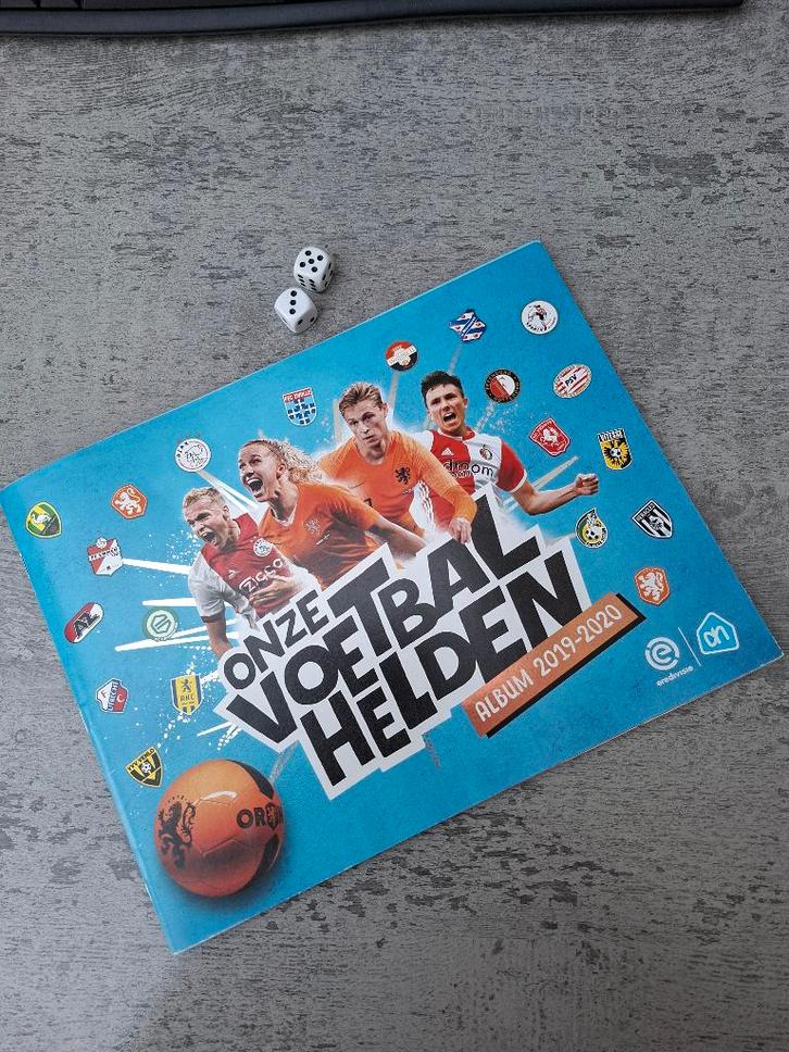 Eredivisie voetbal ‘19-‘20 COMPLEET in boek plus123 stickers, Verzamelen, Supermarktacties, Albert Heijn, Ophalen of Verzenden