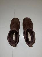 UGG Schoenen bruin, Ophalen of Verzenden, Zo goed als nieuw