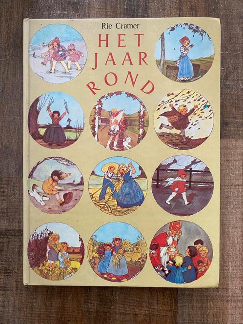 Het Jaar Rond - Rie Cramer, Boeken, Prentenboeken en Plaatjesalbums, Zo goed als nieuw, Ophalen of Verzenden