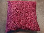 Kussentje met roosjesmotief., Ophalen of Verzenden, Zo goed als nieuw, Roze, Vierkant