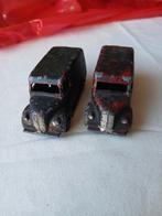 2x Trojan Van. Dinky toys,  overgeschilderd, Hobby en Vrije tijd, Modelauto's | 1:43, Ophalen of Verzenden, Gebruikt, Auto, Dinky Toys