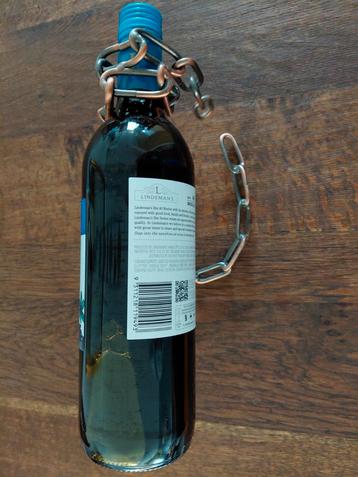 Wijn houder van ijzer. beschikbaar voor biedingen