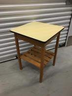 Vintage houten tafel met formica blad. Jaren 60, Gebruikt, 50 tot 75 cm, Rechthoekig, 50 tot 100 cm