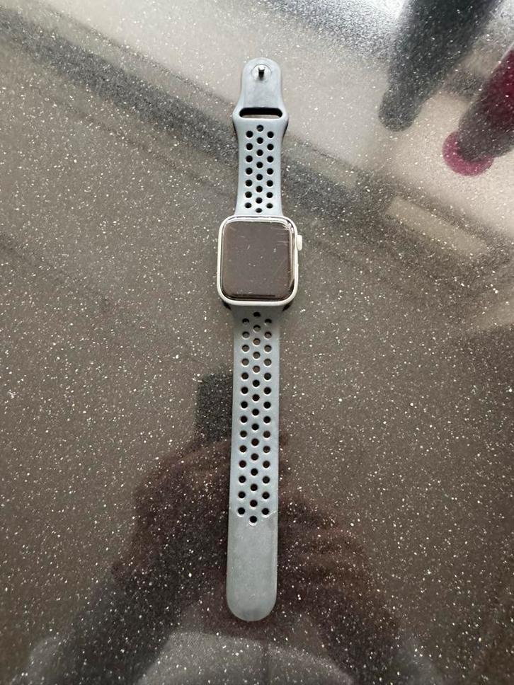 Apple Watch SE 2020 - prima conditie!, Sieraden, Tassen en Uiterlijk, Smartwatches, Gebruikt, iOS, Zilver, Afstand, Calorieverbanding
