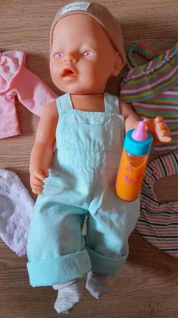 Baby born pop (jaren 90) met kleding flesje luiers ZGAN beschikbaar voor biedingen