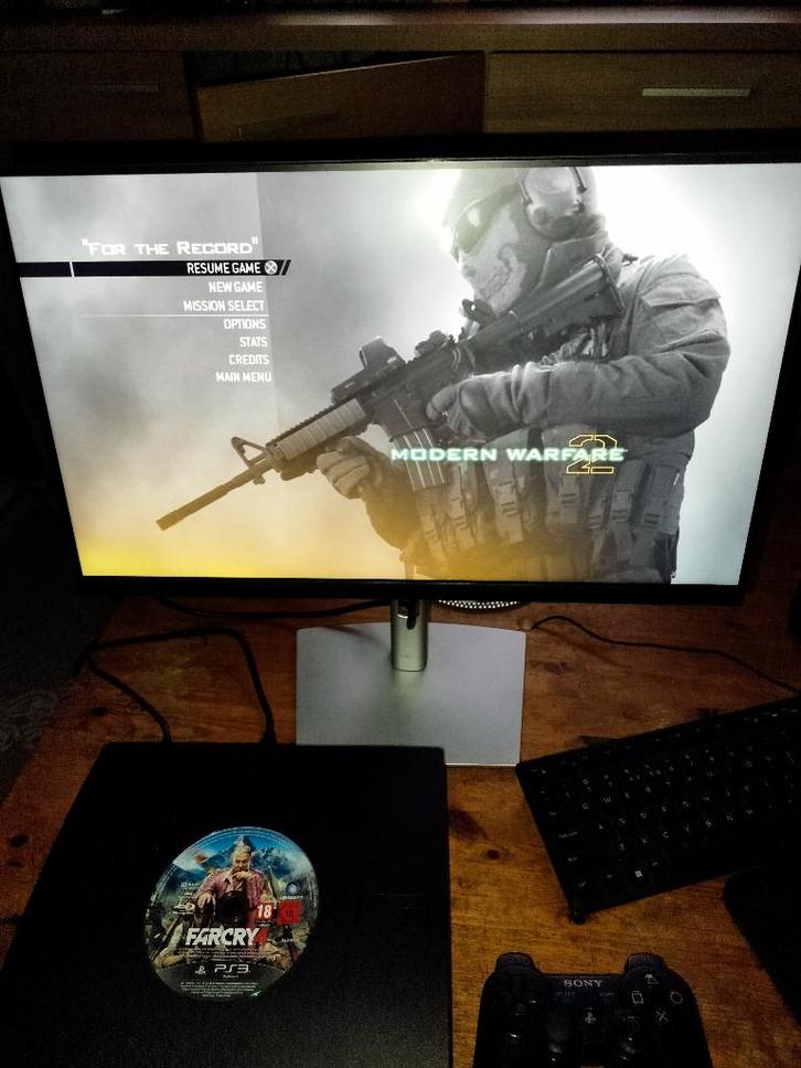 Playstation 3 met beeldscherm en spellen plus controller, Spelcomputers en Games, Spelcomputers | Sony PlayStation 3, Gebruikt