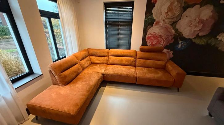 Leren bank met elektrische relaxfunctie, Huis en Inrichting, Banken | Bankstellen, Gebruikt, Hoekbank, Vierpersoons of meer, 300 cm of meer