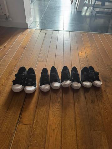 Vier paar gymschoenen Van Haren (handig voor zwemles!) beschikbaar voor biedingen